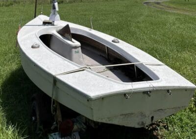 SMALL WHITE DINGY